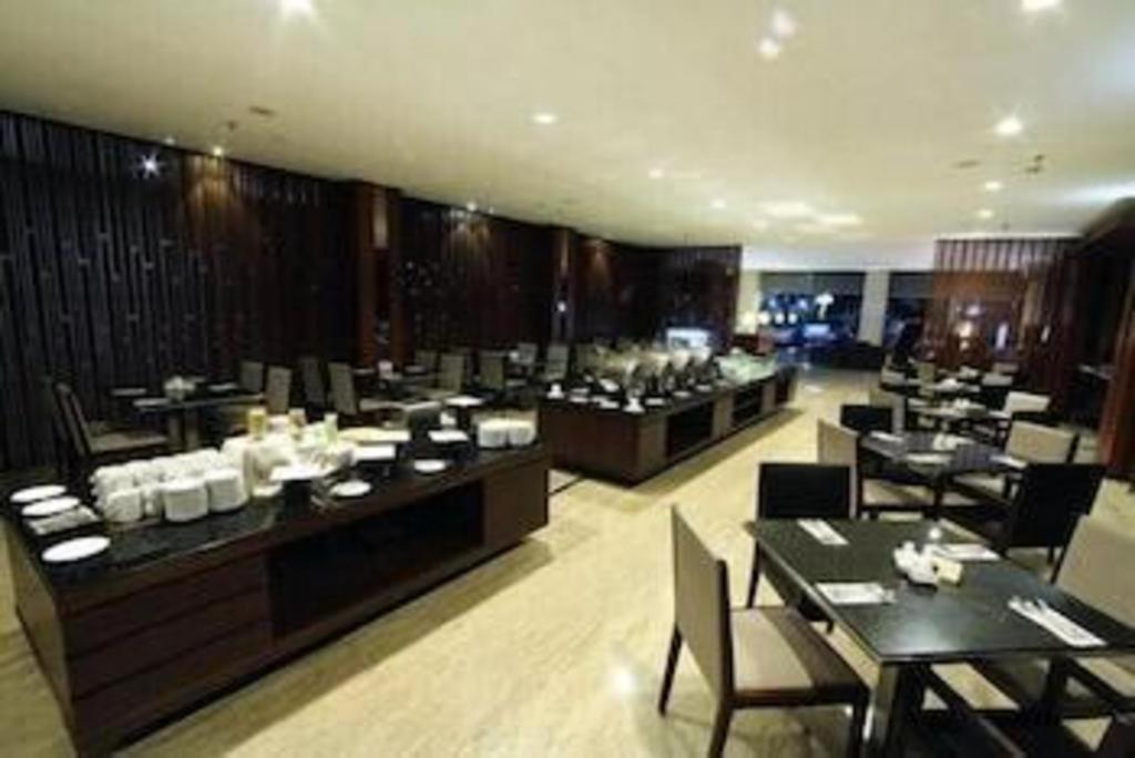 Mitra Bandung Hotel Buitenkant foto