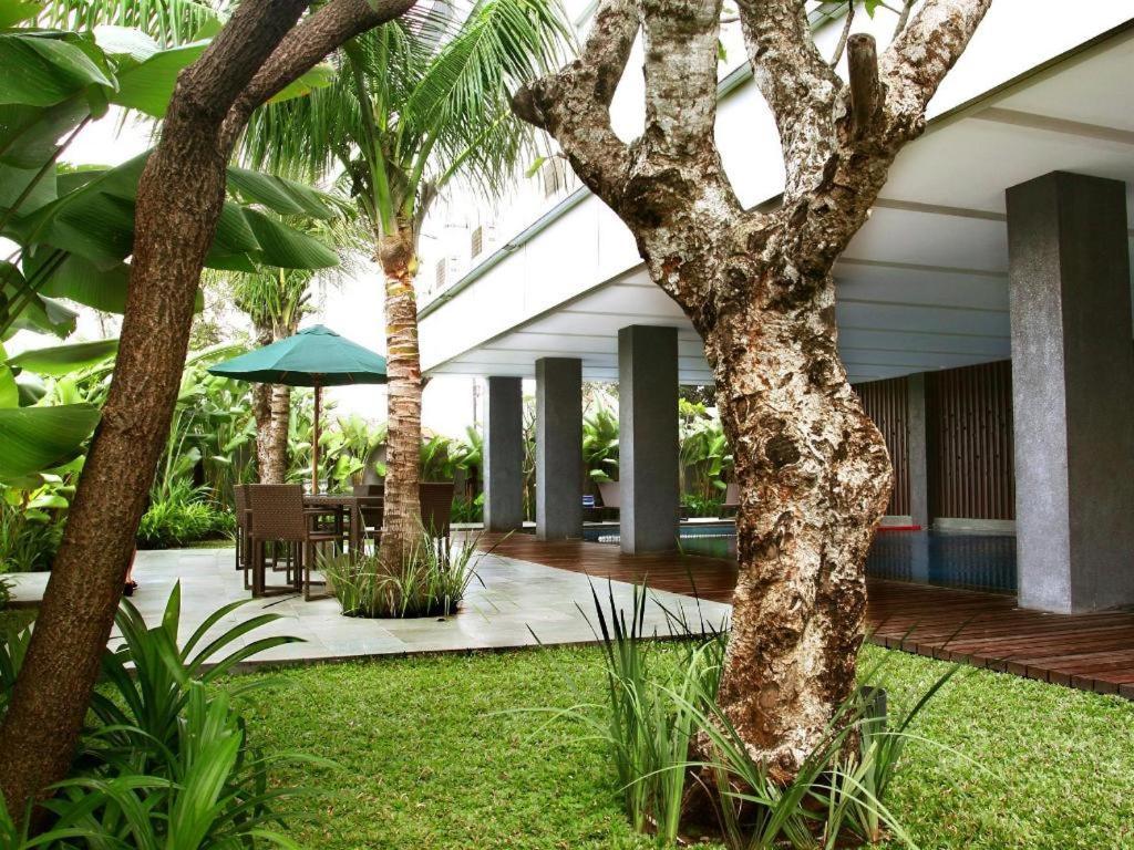 Mitra Bandung Hotel Buitenkant foto