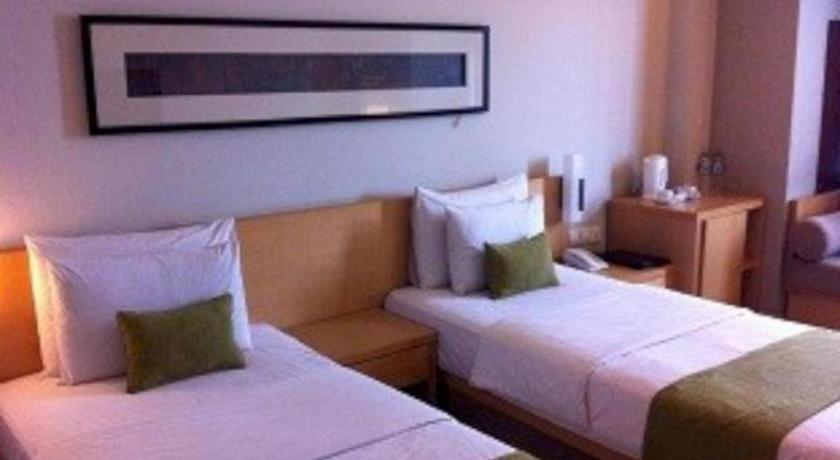 Mitra Bandung Hotel Buitenkant foto