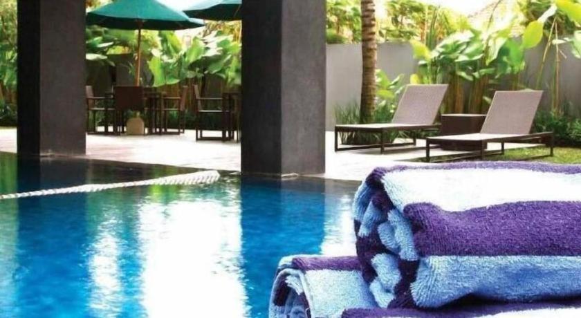 Mitra Bandung Hotel Buitenkant foto