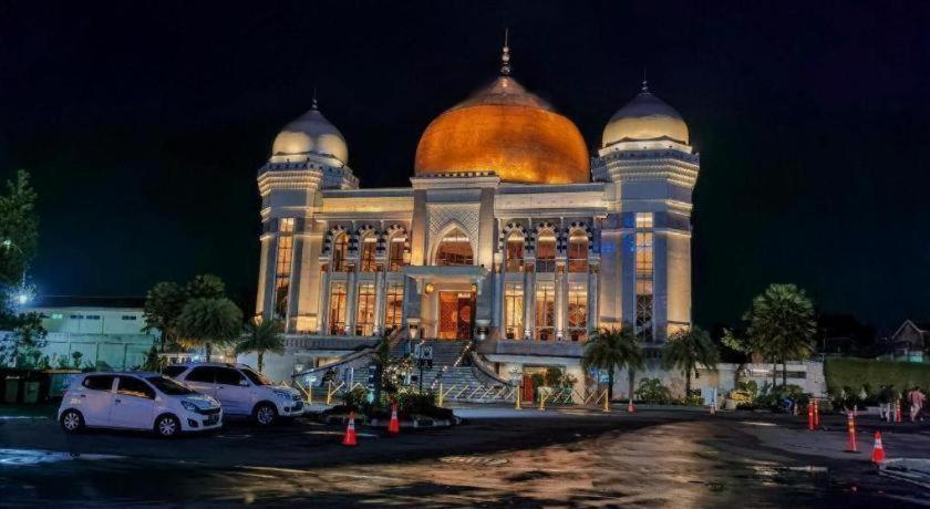 Mitra Bandung Hotel Buitenkant foto
