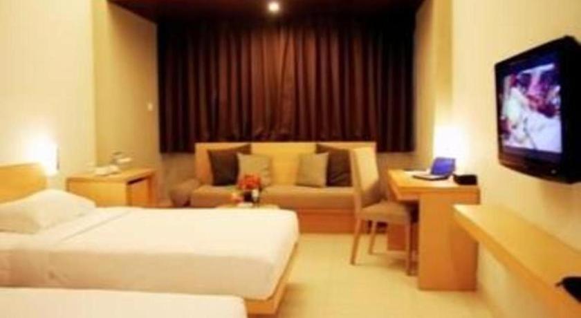 Mitra Bandung Hotel Buitenkant foto