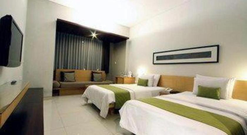Mitra Bandung Hotel Buitenkant foto